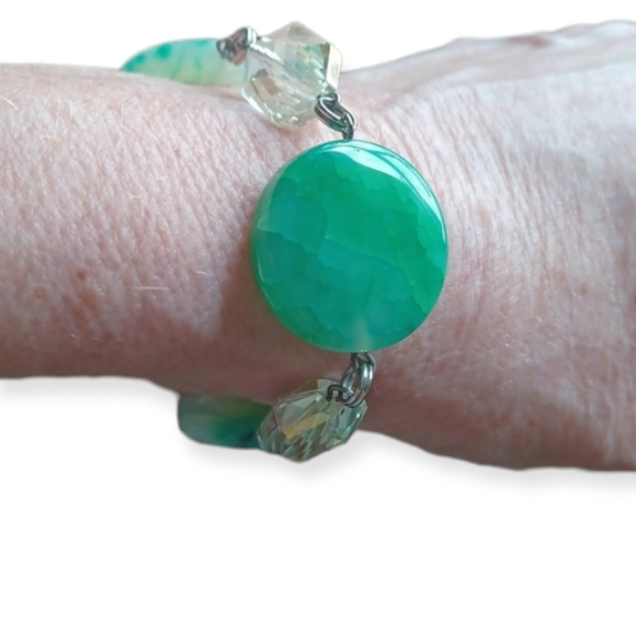 Green Aventurine Bracelet Size 8 1/2 inches - Picture 2 of 12